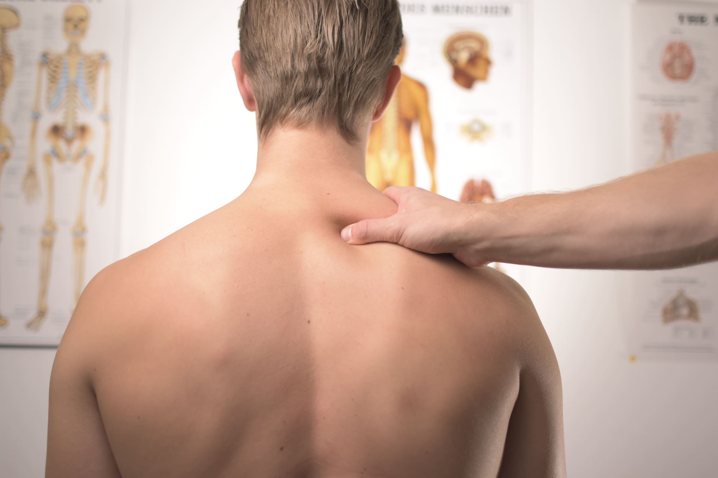 Dolor de cuello crónico: cómo aliviarlo y la quiropráctica
